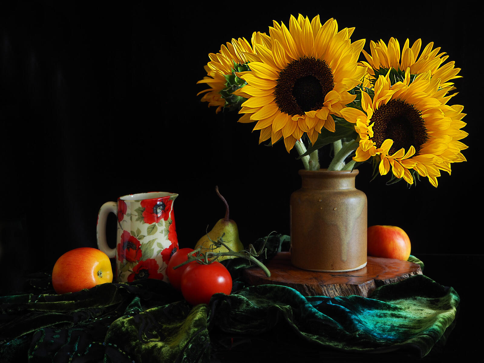 桌面上的壁纸向日葵 鲜花 水果