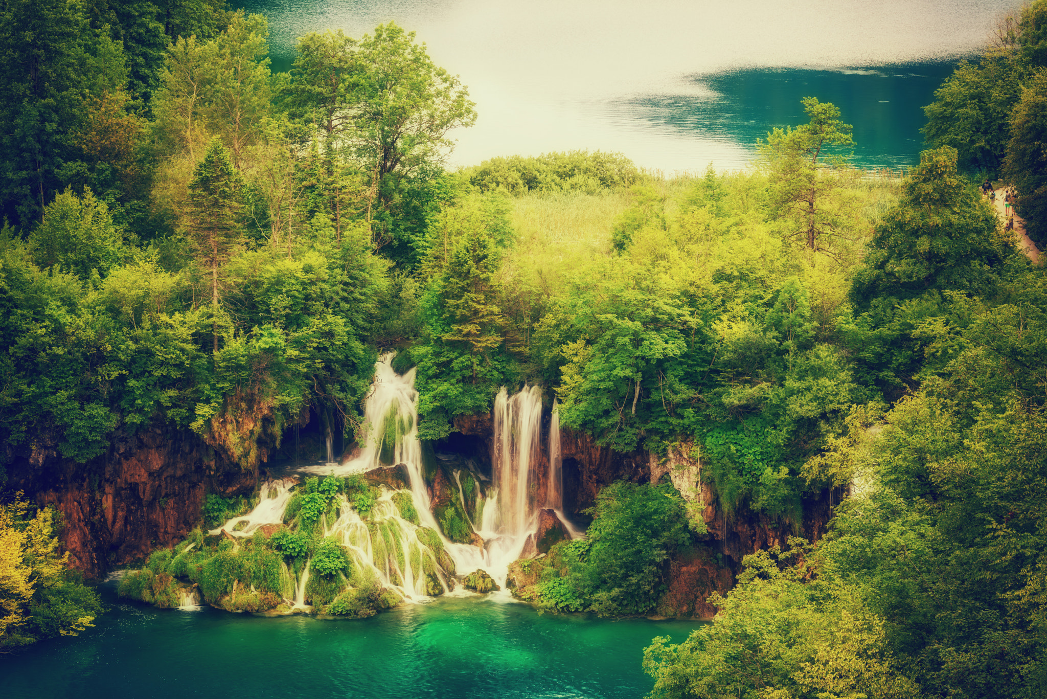 Сказочный водопад · бесплатное фото