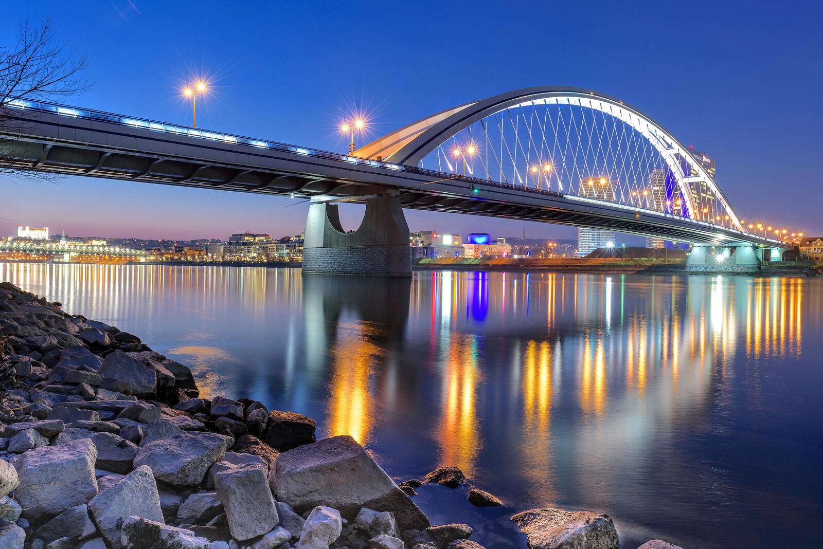 Обои Мост Аполлон через реку Дунай в Братиславе мост река Дунай на рабочий стол
