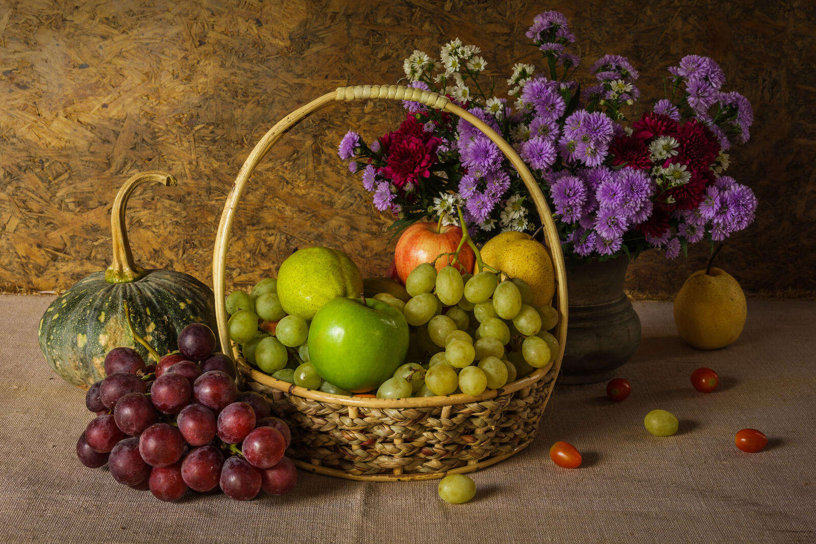 Free photo Fruits in a basket