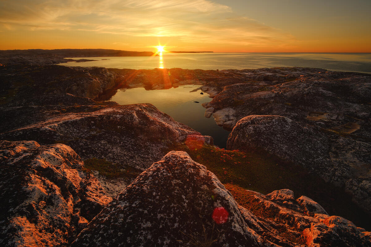 Sunset on the coast of the Barents Sea