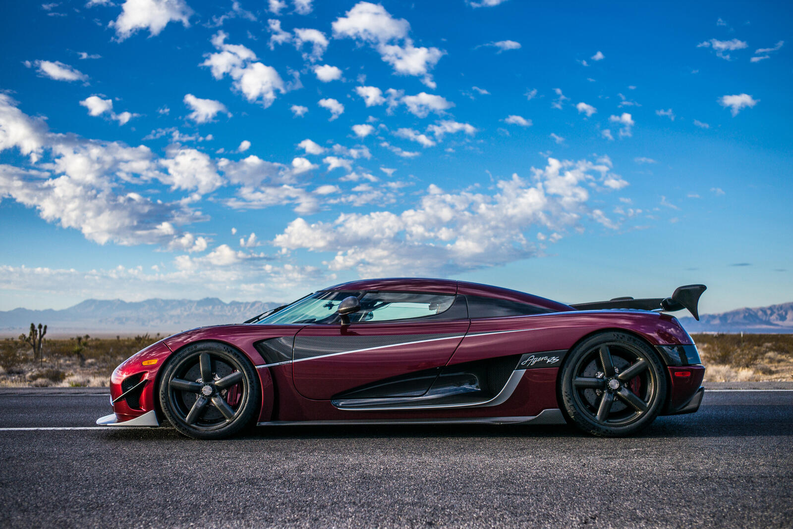 Wallpapers Koenigsegg Agera automobiles coupe on the desktop