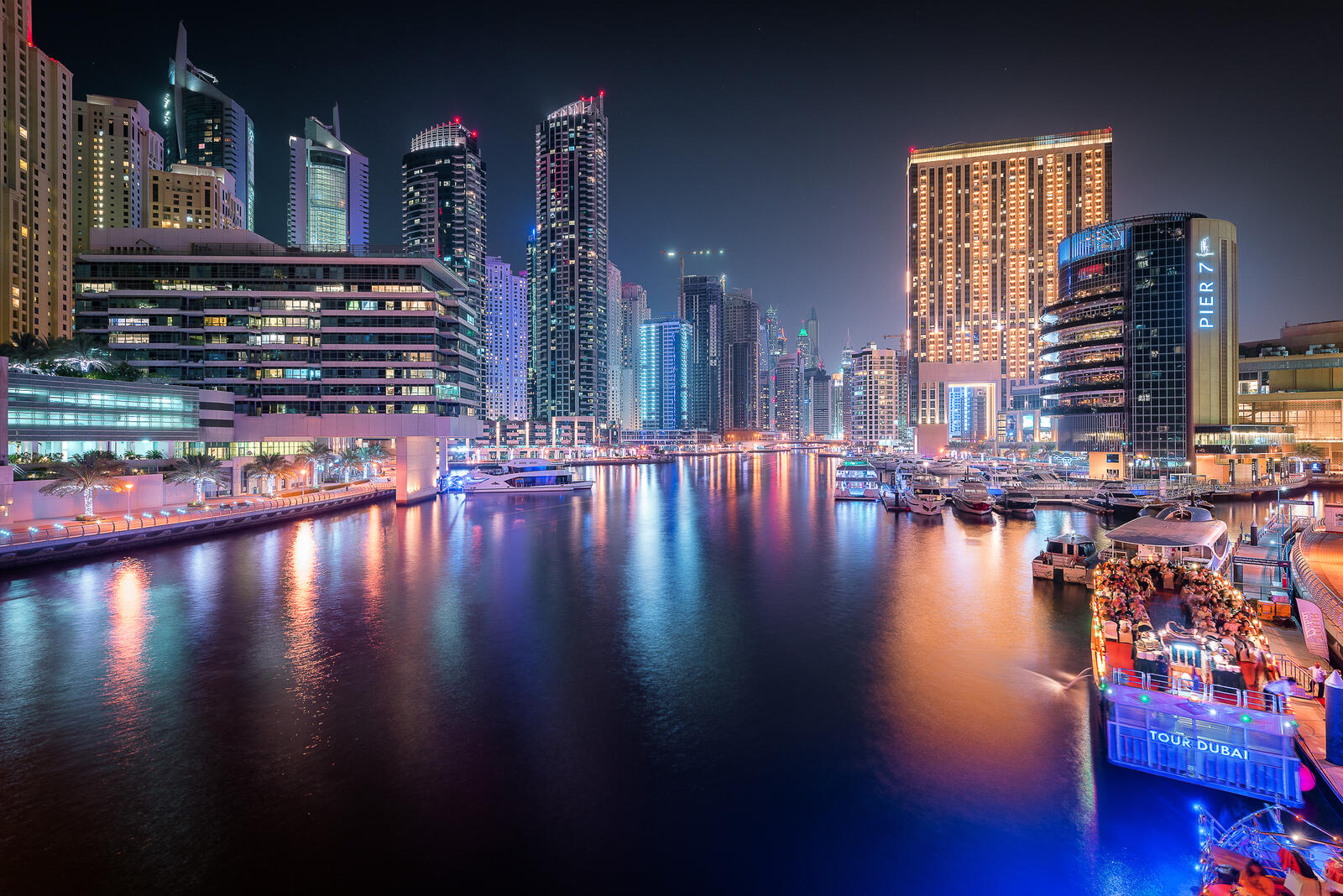 Обои Ночной город Дубай ОАЭ ночь освещение на рабочий стол