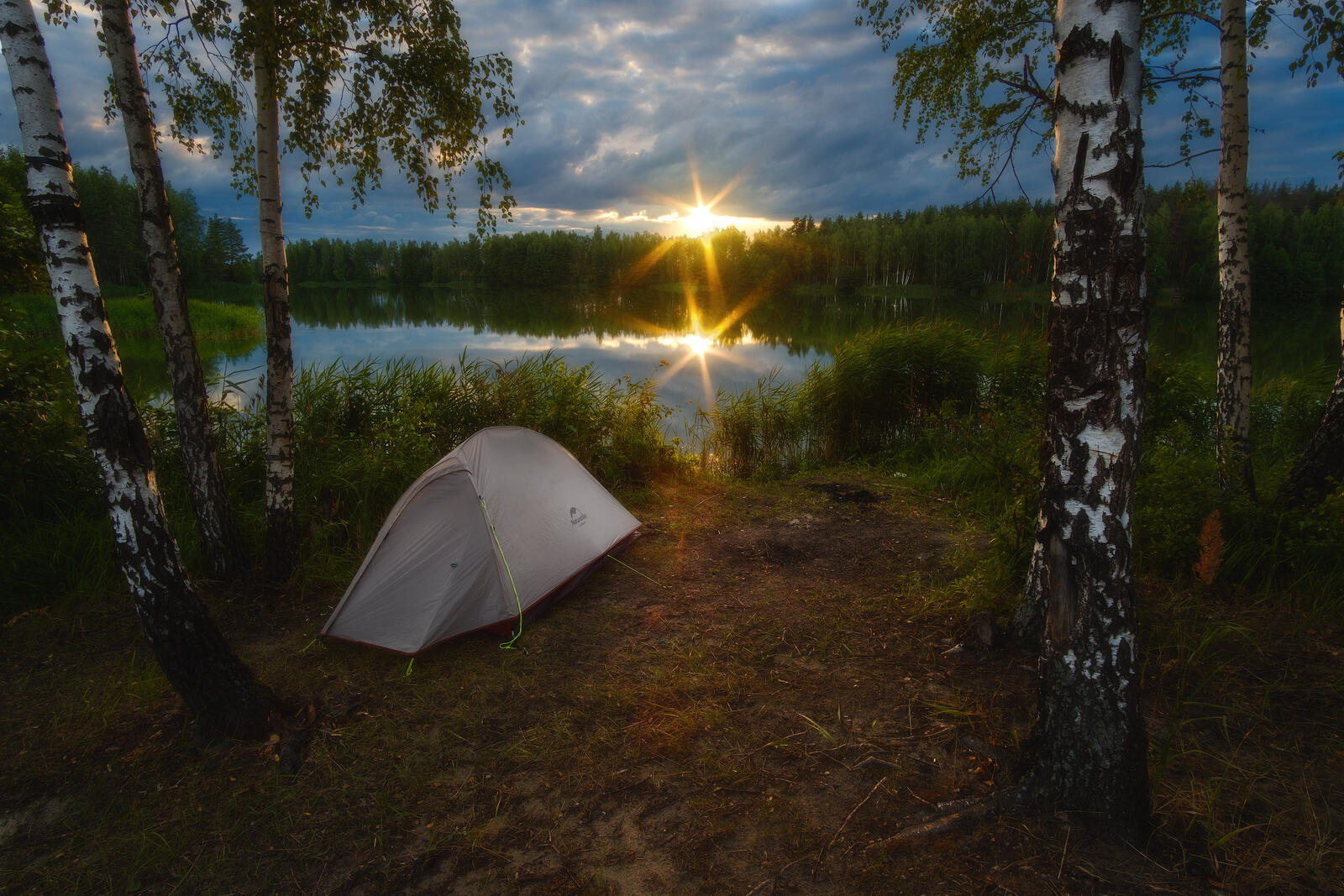 Free photo Summer evening on the shores of lakes Lukhovitsky