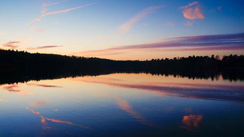 Летний вечер на озере