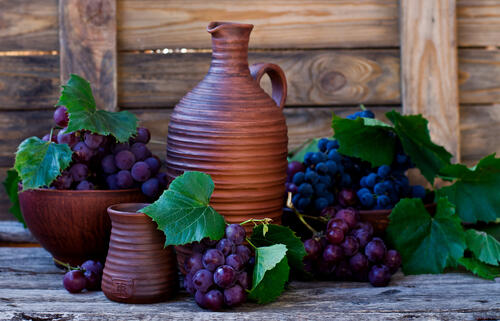 Grapes and ceramics