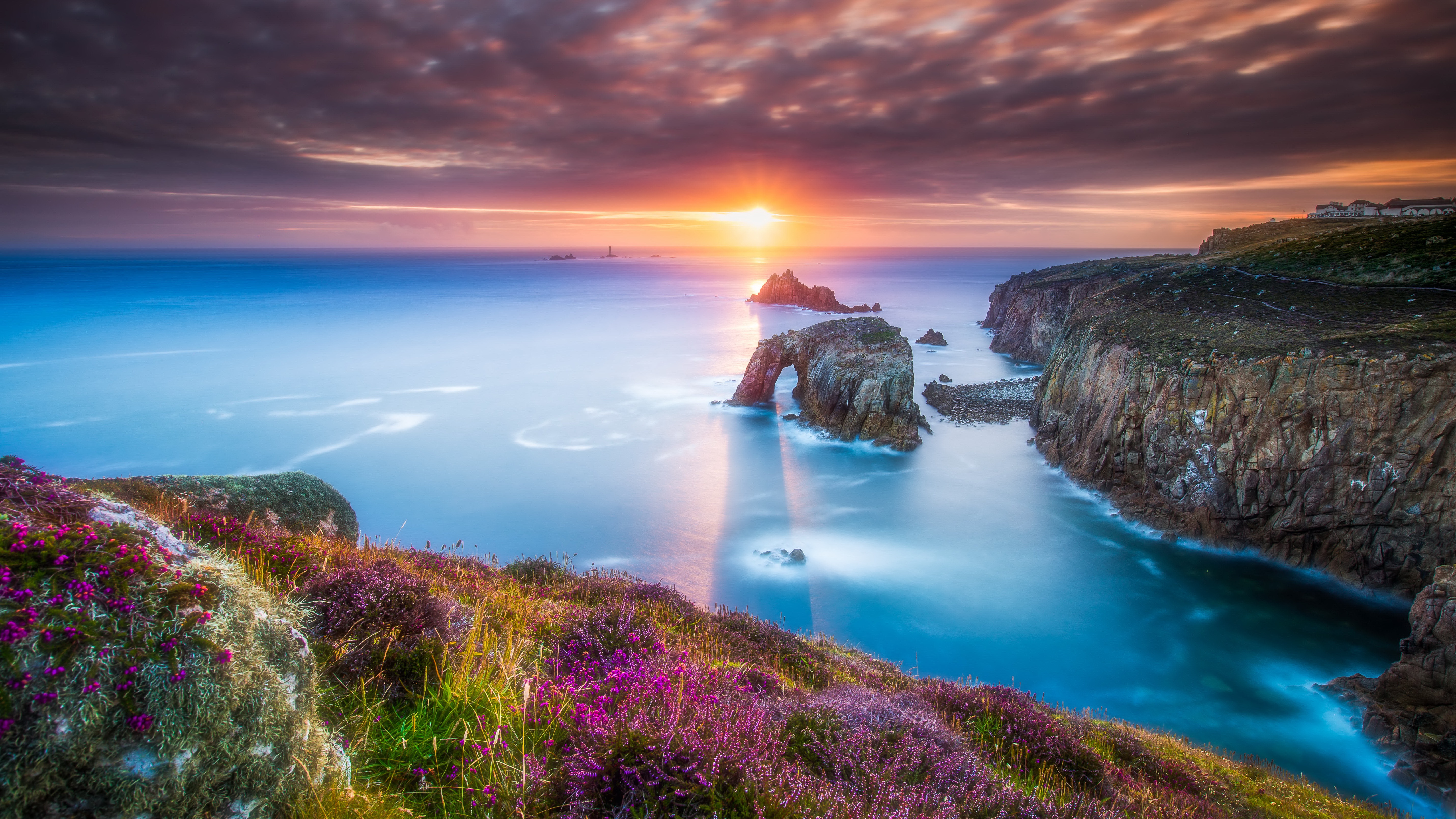 Free photo Evening on the coast of England