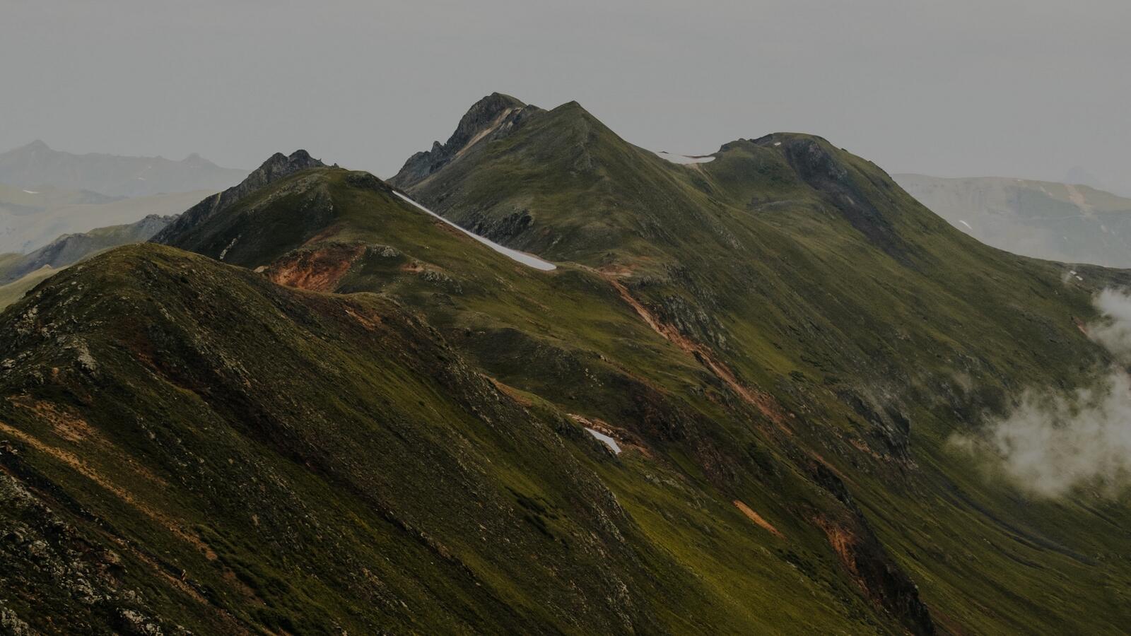 Бесплатное фото Скачать бесплатно горы, туман заставку