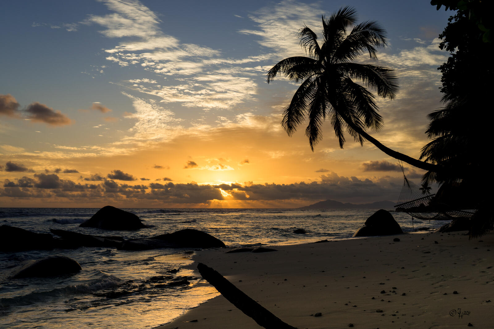Обои Beautiful Silhouette Island Seychelles закат на рабочий стол