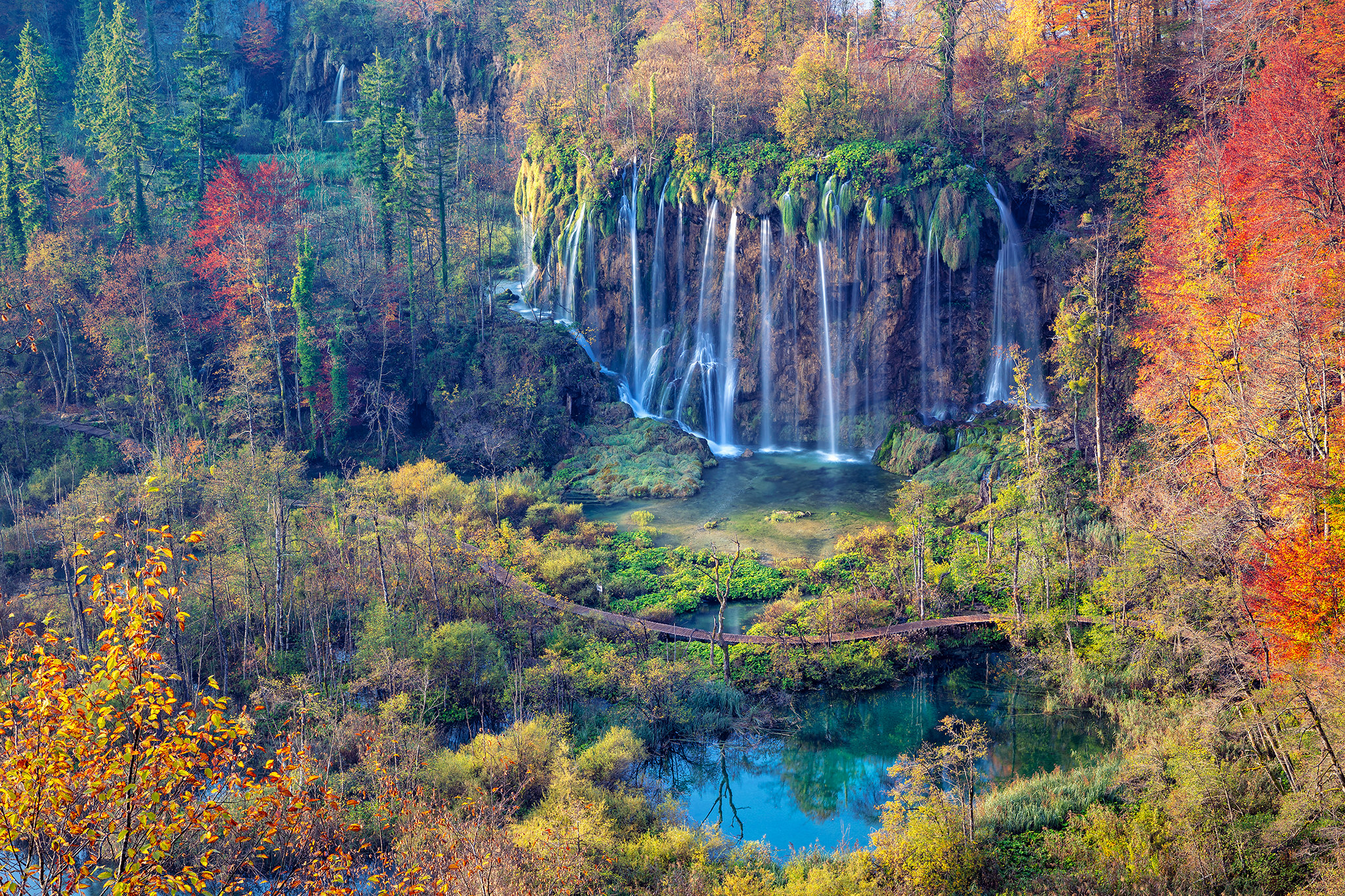 Обои водопад Национальный парк Плитвицкие озера осень на рабочий стол