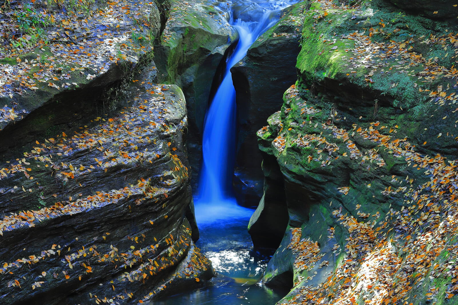 Обои водопад природа осень скалы на рабочий стол