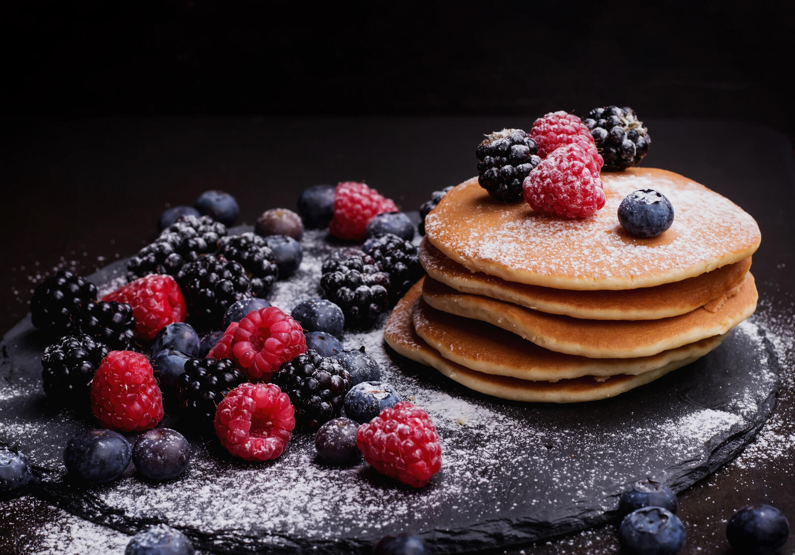 Free photo Pancakes with berries