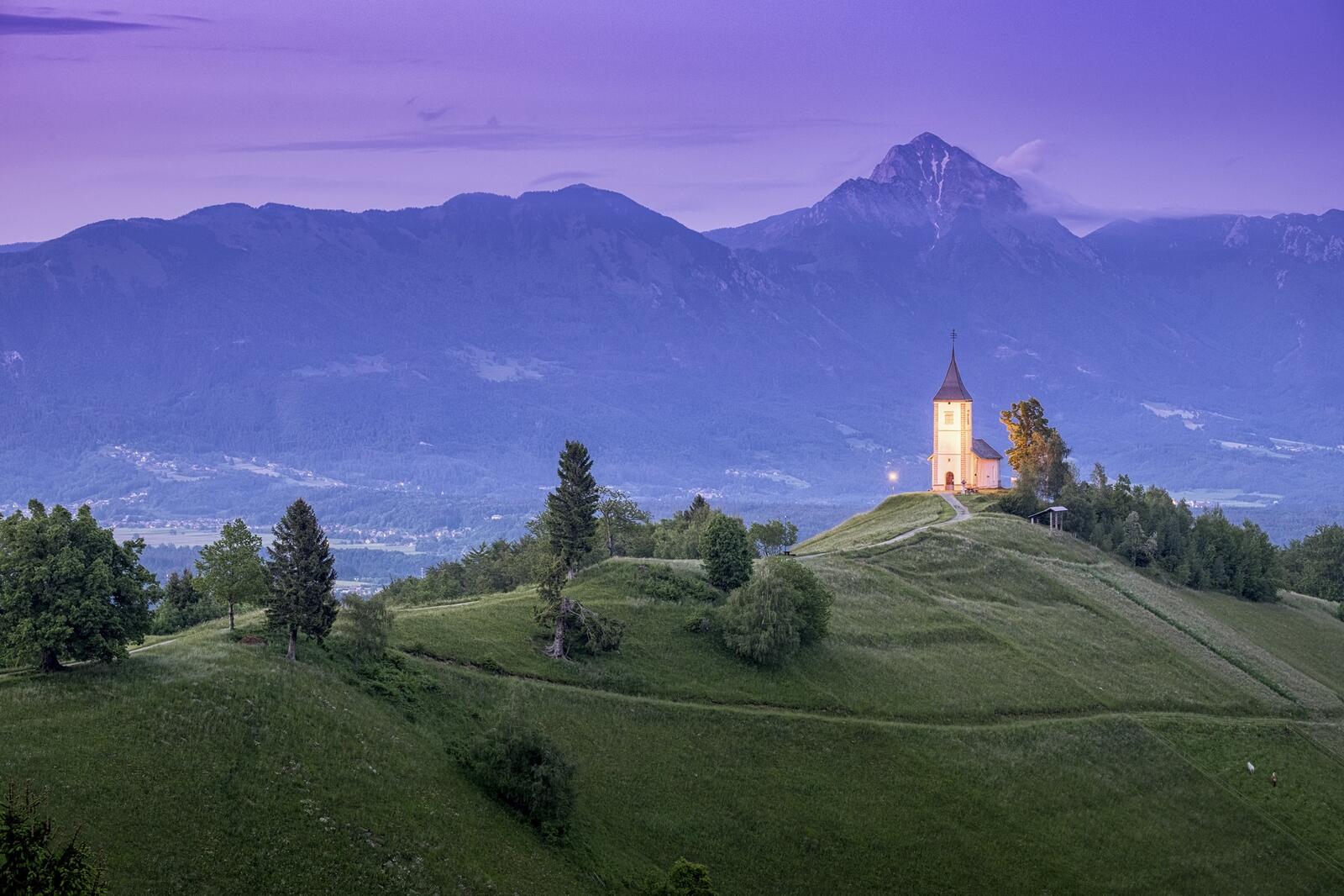 Обои Slovenia пейзаж Jamnik Church на рабочий стол