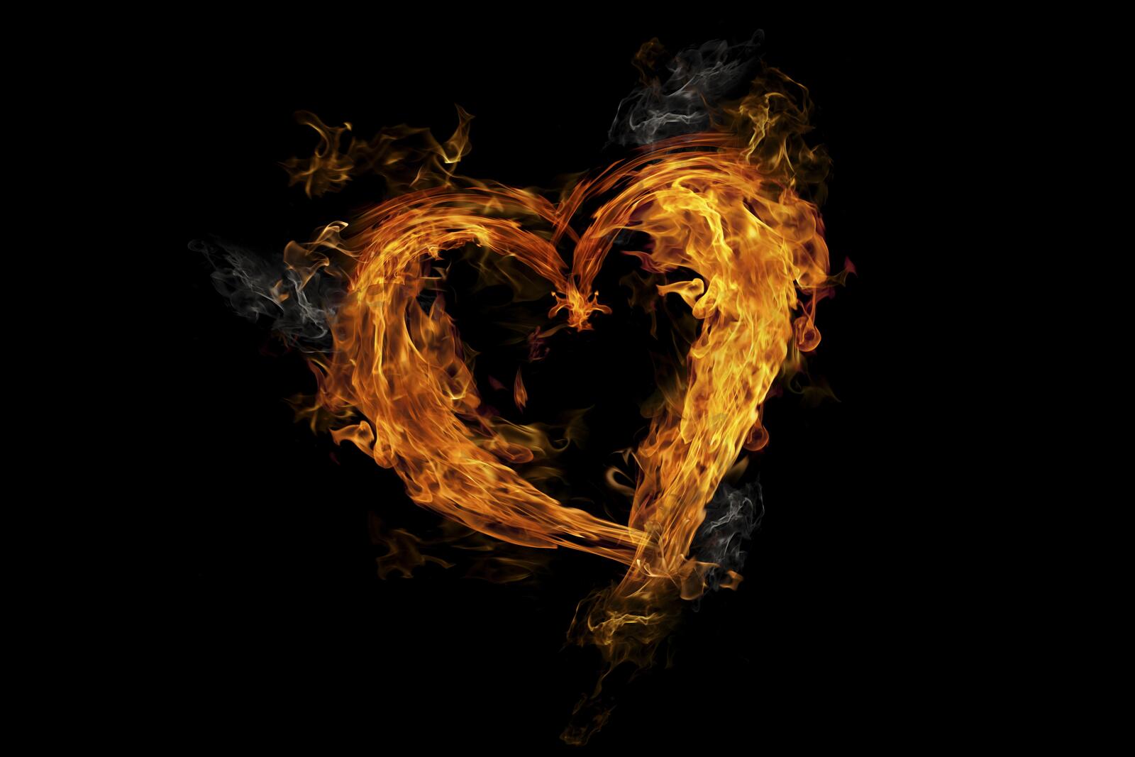 Обои любовь сердце огонь на рабочий стол