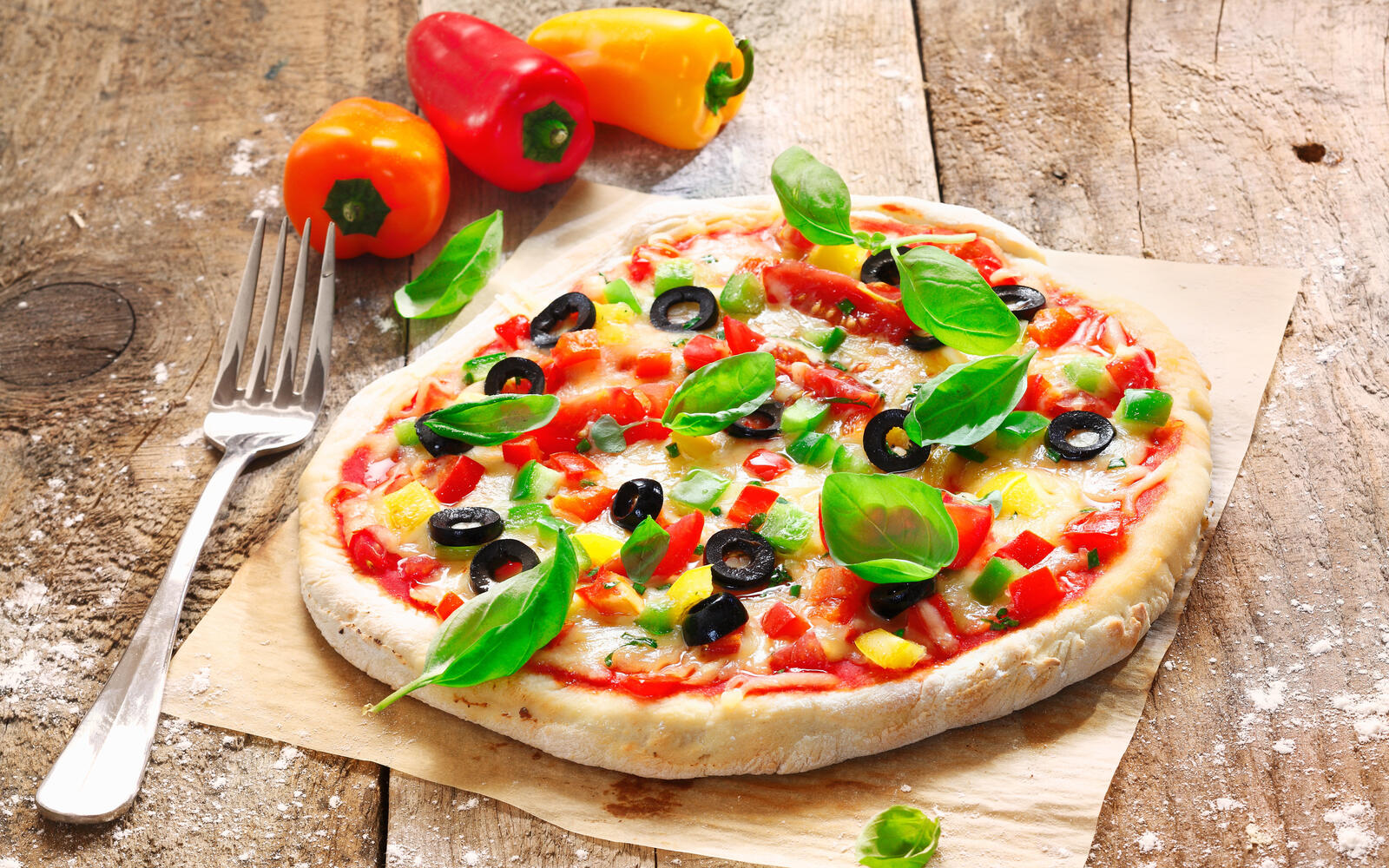 Wallpapers olives pizza tomato on the desktop