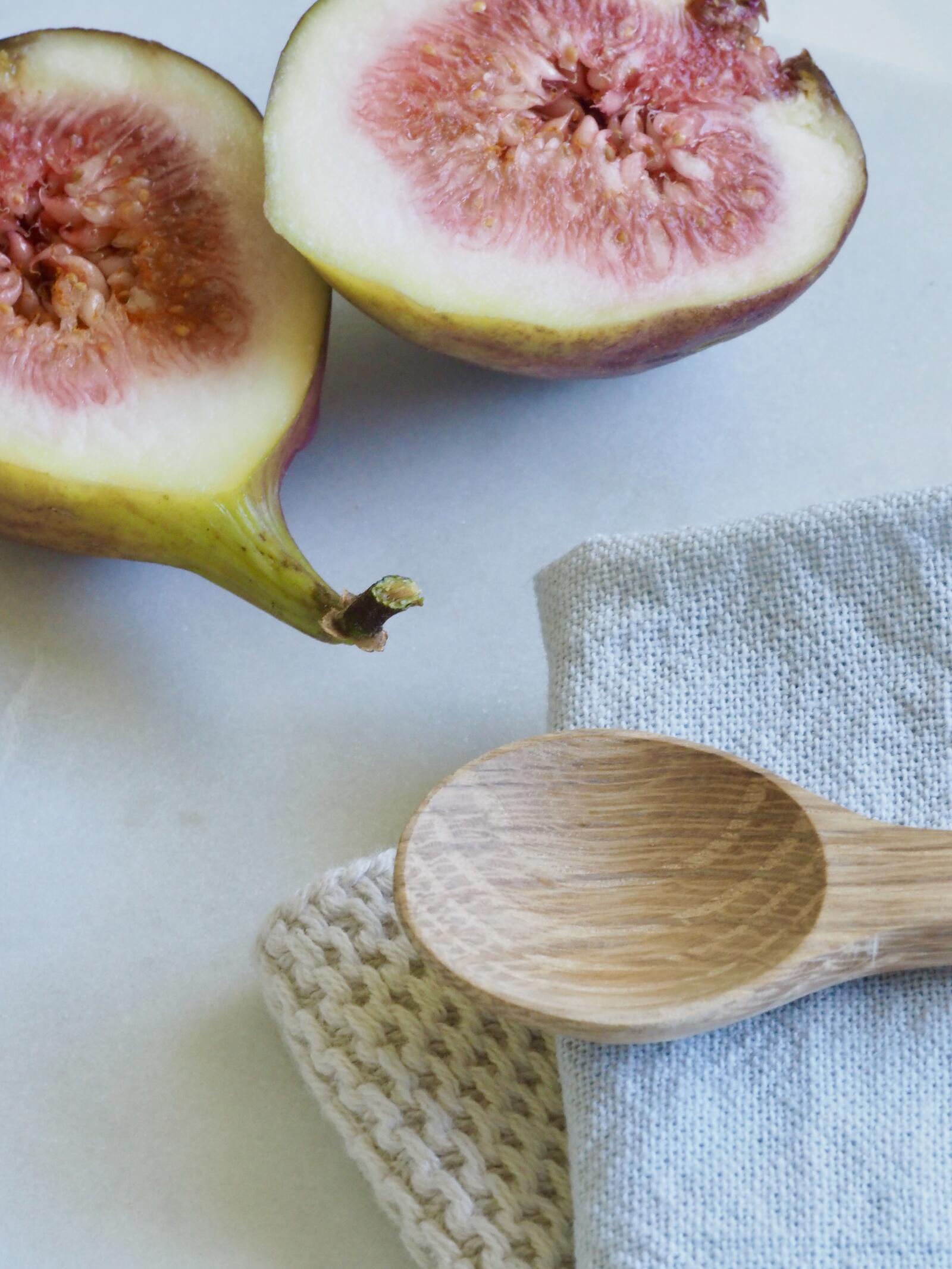 Wallpapers fruits a wooden spoon food on the desktop