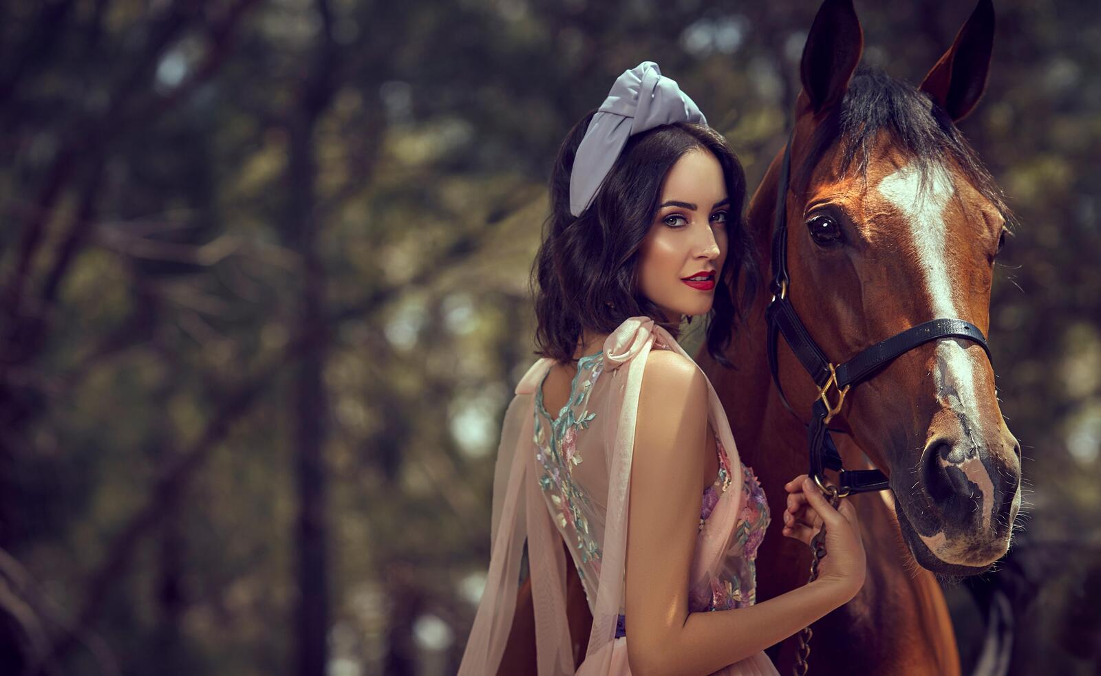 Бесплатное фото Девушка и лошадь